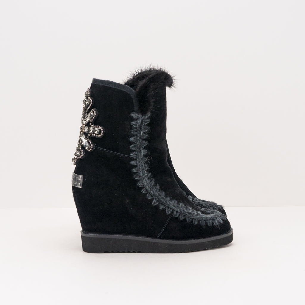 MOU BOTAS NEGRAS FRENCH TOE WEDGE BACK PATCH