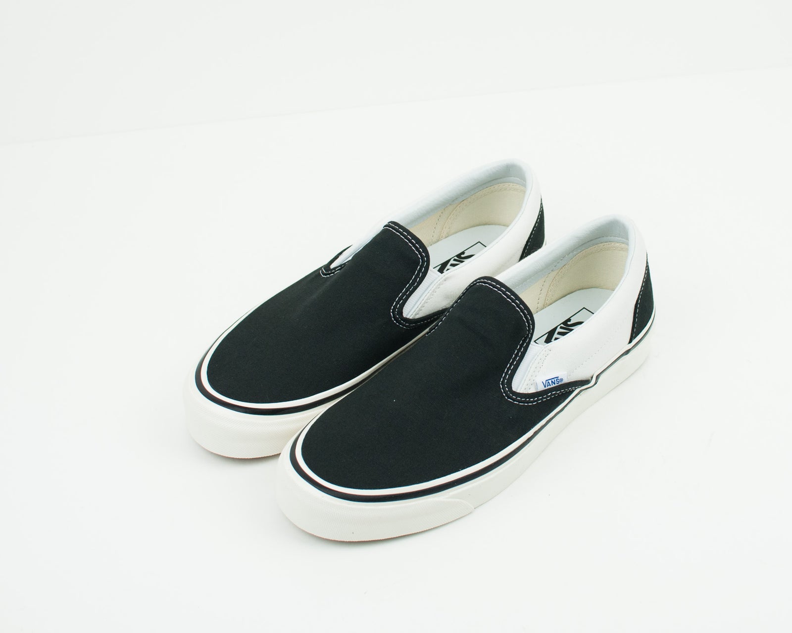 Vans slip deals s 43